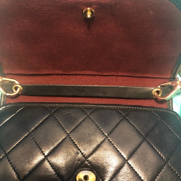 SOLD* CHANEL CC Logo Quilted Mini Clutch - Picture 7 of 8